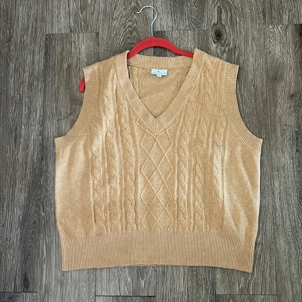 True Craft XL yellow sweater vest